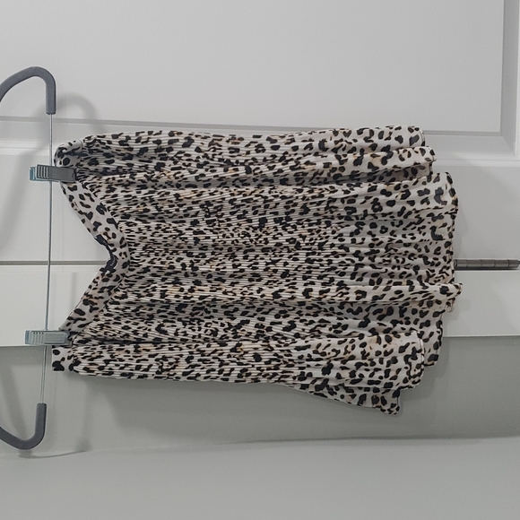 Banana Republic leopard pleated skirt - Picture 2 of 6